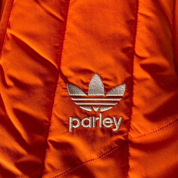 NEW Adidas Adicolor Parley Puffer Vest Orange Men’s Size MEDIUM - Picture 3 of 4